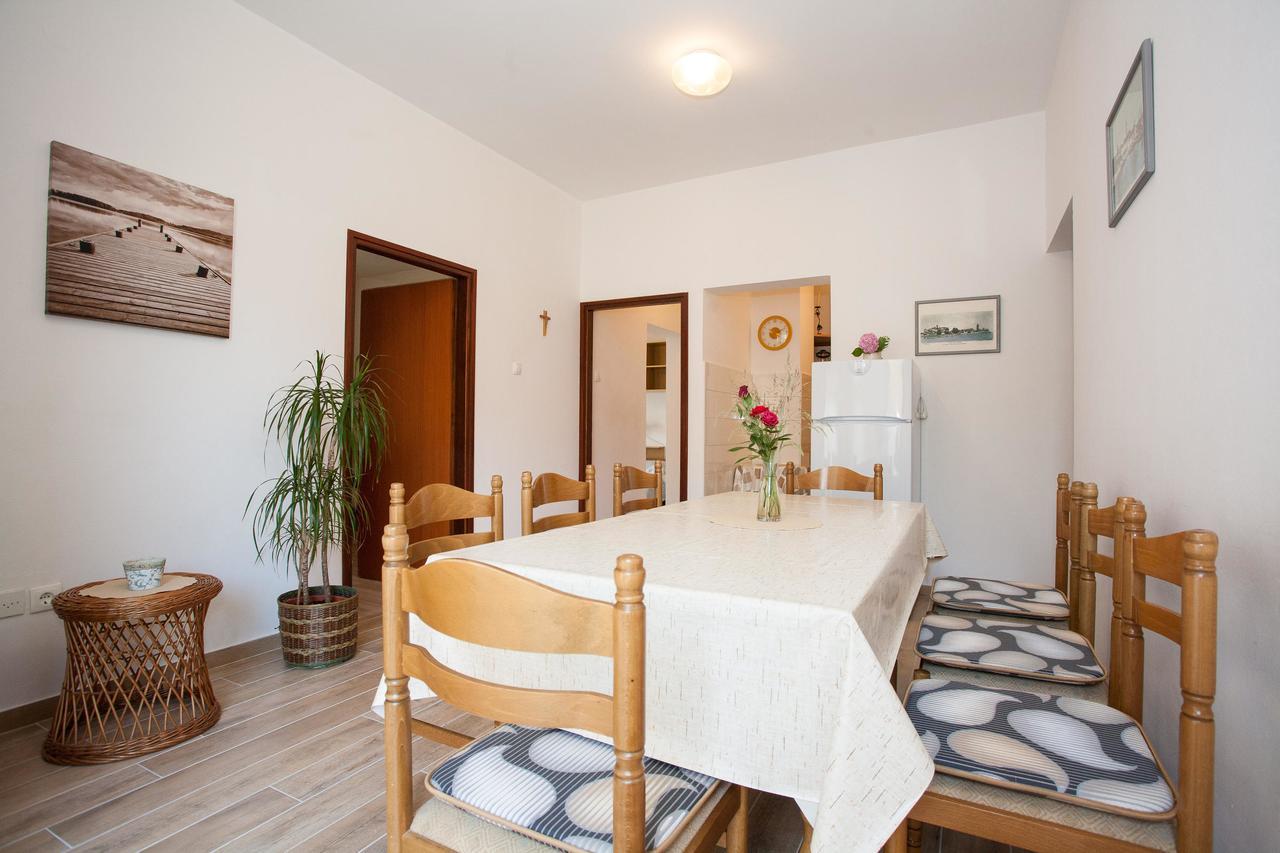 Apartment Smiljana Krk Town Luaran gambar